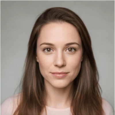 Primo piano in stile selfie di Iris Romano, cliente soddisfatta di My Perfect Gift.